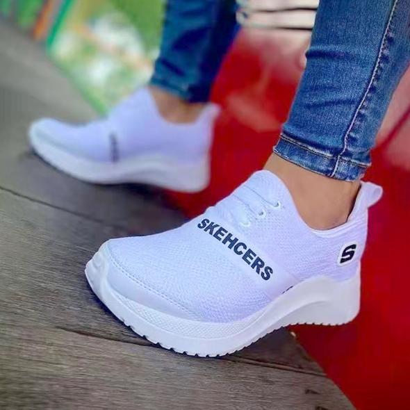 BREATHABLE CORRECTIVE SNEAKERS